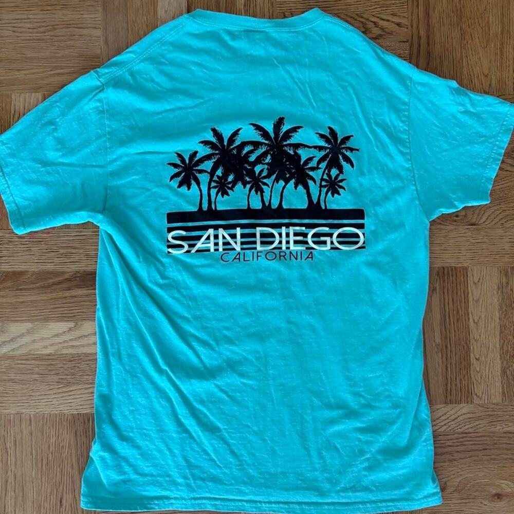San Diego California Palm Tree Graphic Tee – Medium